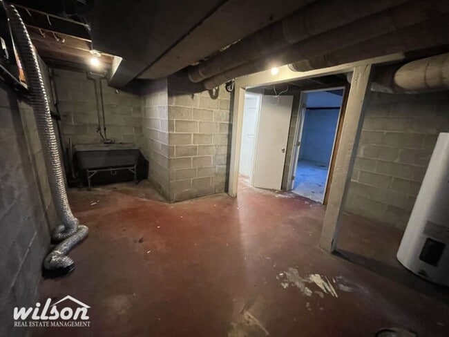 Building Photo - Spacious 4-Bedroom Oasis in the Heart of Yakima – Perfect for Family Living!