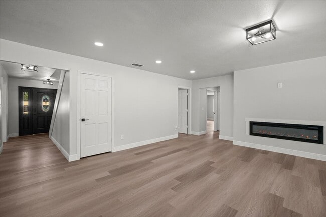 Building Photo - 100 Redbud Woods Trail