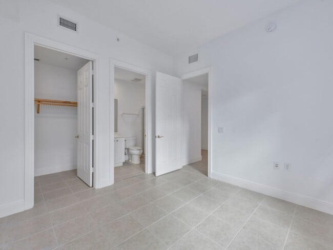 Building Photo - 9229#103