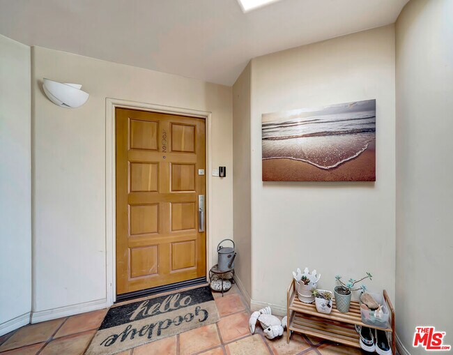 Building Photo - 6309 Ocean Front Walk