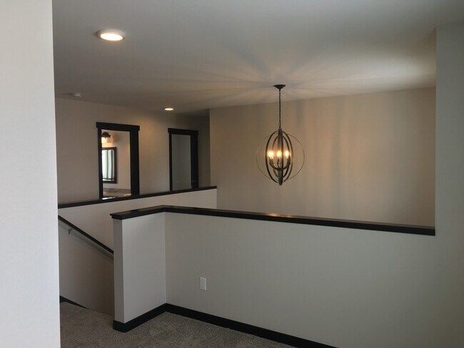 Building Photo - 2303 Landon Ln