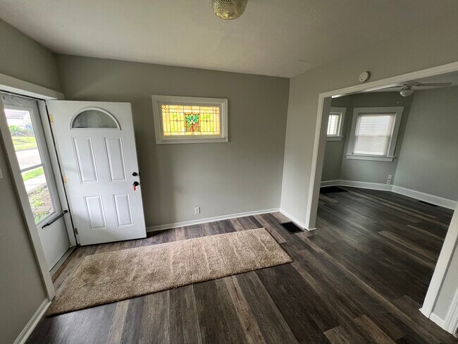 Building Photo - 2641 Noble Ave