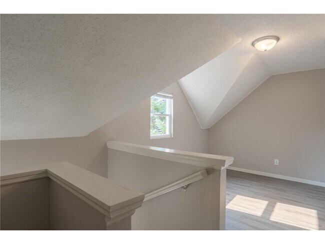 Building Photo - 1125 Margaret St