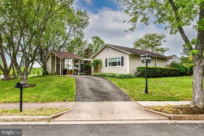Building Photo - 7635 Bland Dr