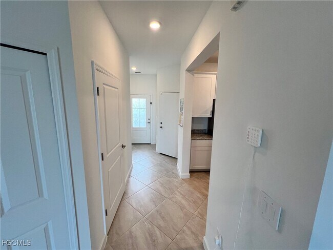 Building Photo - 14160 Pine Lodge Ln