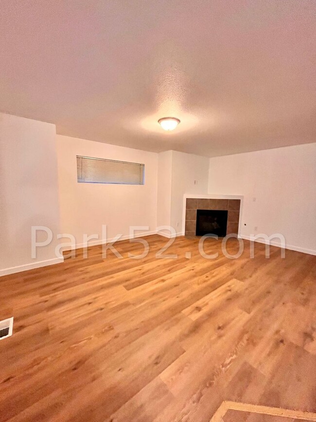 Building Photo - Remodeled 4 Bed 2.5 Bath Tacoma Single Fam...