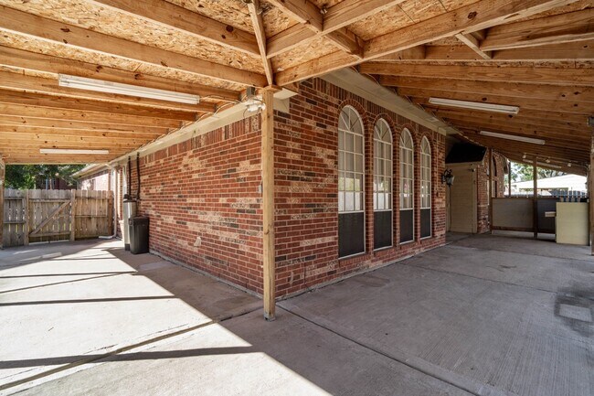 Building Photo - 11411 Oak Lake Ridge Ct