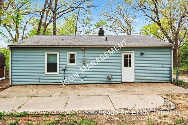 Building Photo - 2420 Upper Riverview Dr