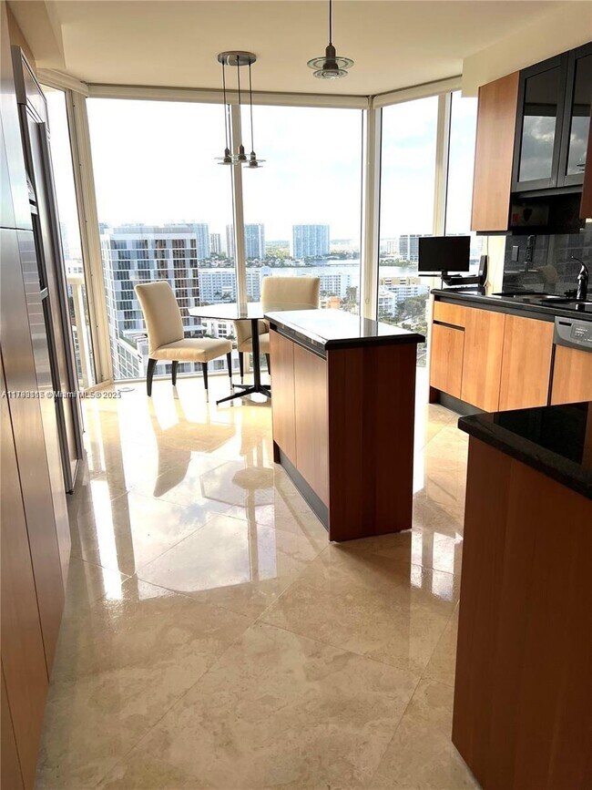 Building Photo - 17555 Collins Ave