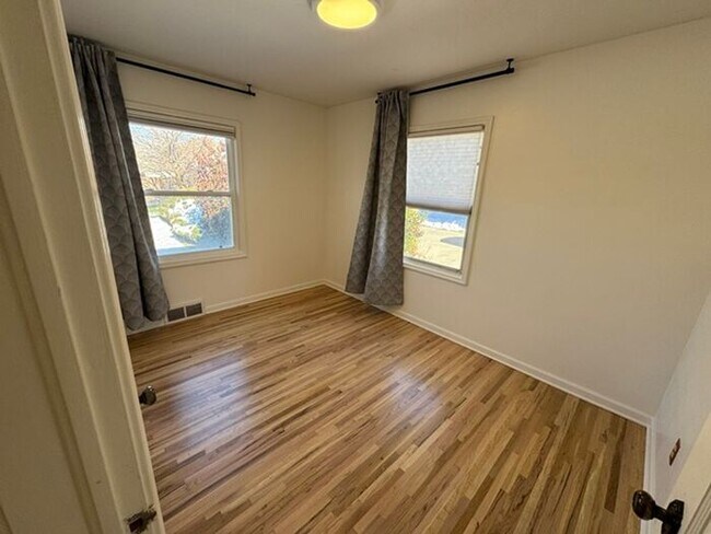 Building Photo - Millcreek Canyon Rim updated 3 bed 2 bath home