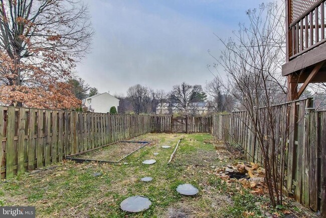 Building Photo - 18 Indian Hills Ct