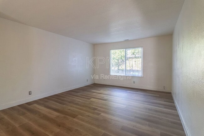 Building Photo - 2828 Smoke Tree Cir