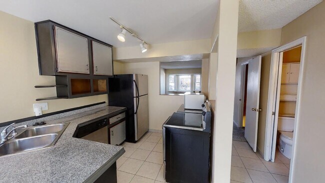Building Photo - 5549 Dunbar Ct