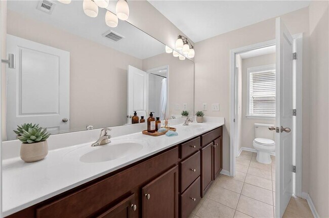 Building Photo - 1020 Kendall Grove Ct