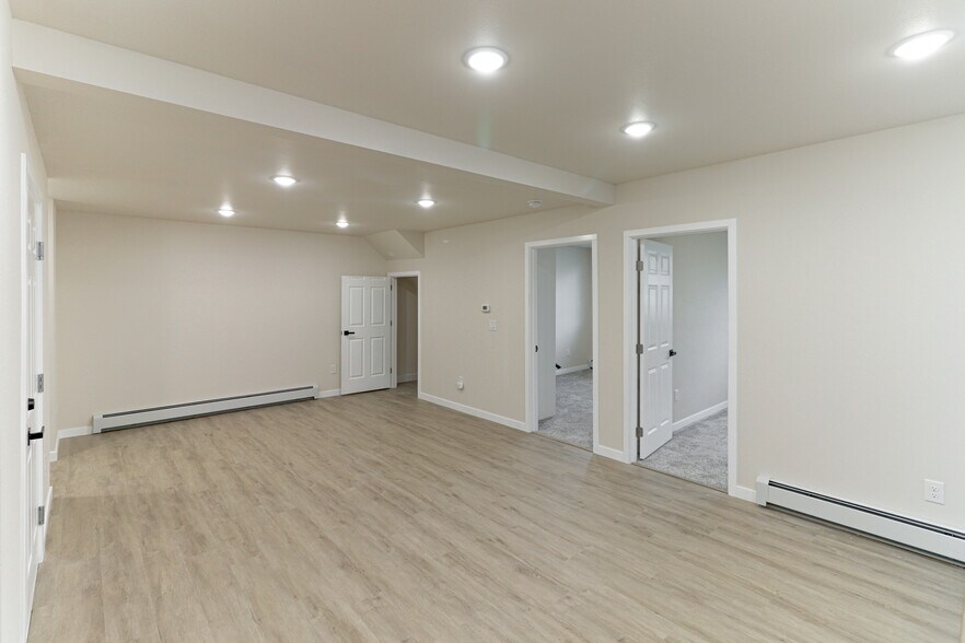 Building Photo - 8202 Mentra St