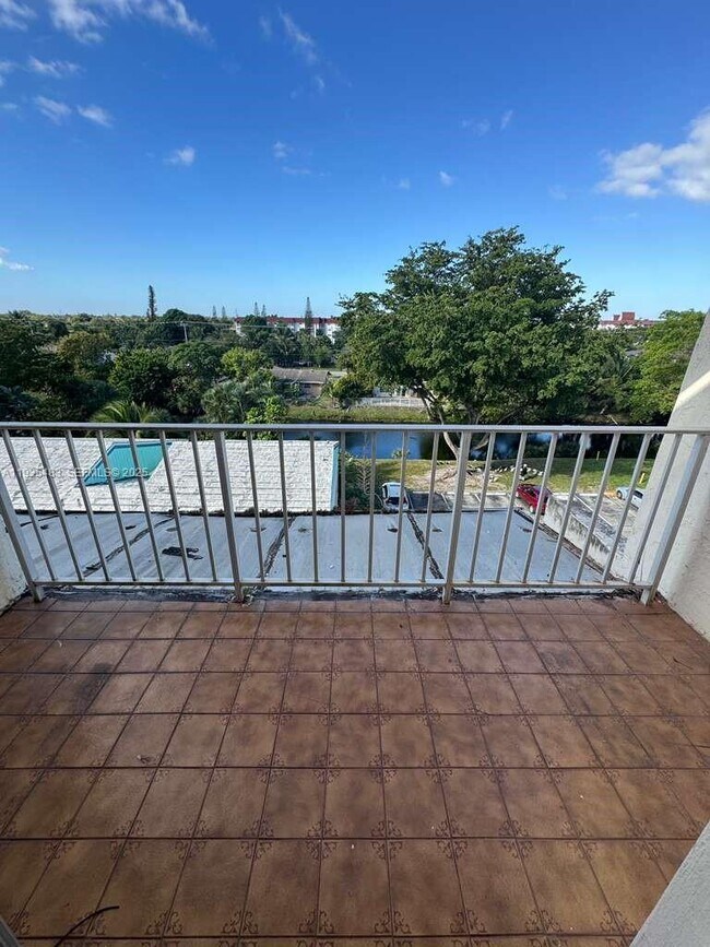 Building Photo - 2029 NW 46th Ave