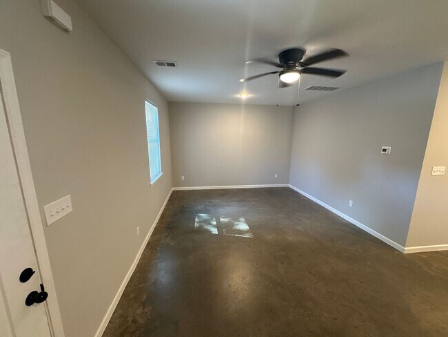 Building Photo - 873 Decatur St