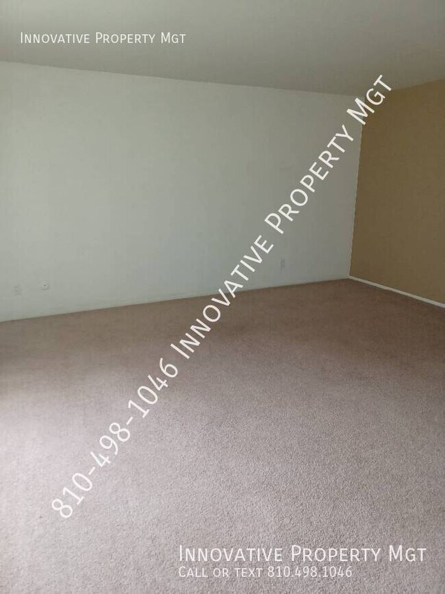 Building Photo - 6009 Holiday Gardens Dr