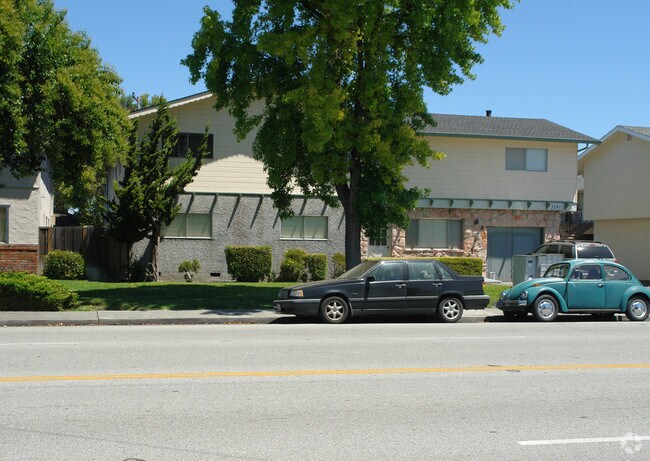Primary Photo - 3381 Monroe St