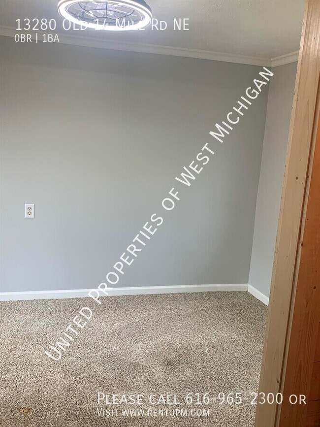 Building Photo - Available Now | Cute Studio in Greenville ...