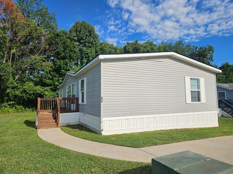 Building Photo - 60 Lynnwood Cir