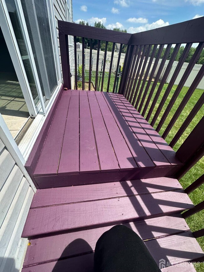 Building Photo - 25 Eddington Ln