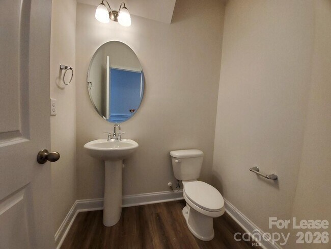 Building Photo - 3013 Lydney Cir