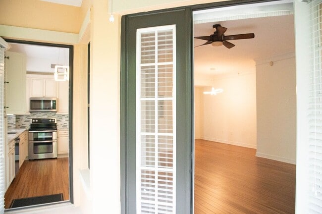 Building Photo - 501 Mirasol Cir