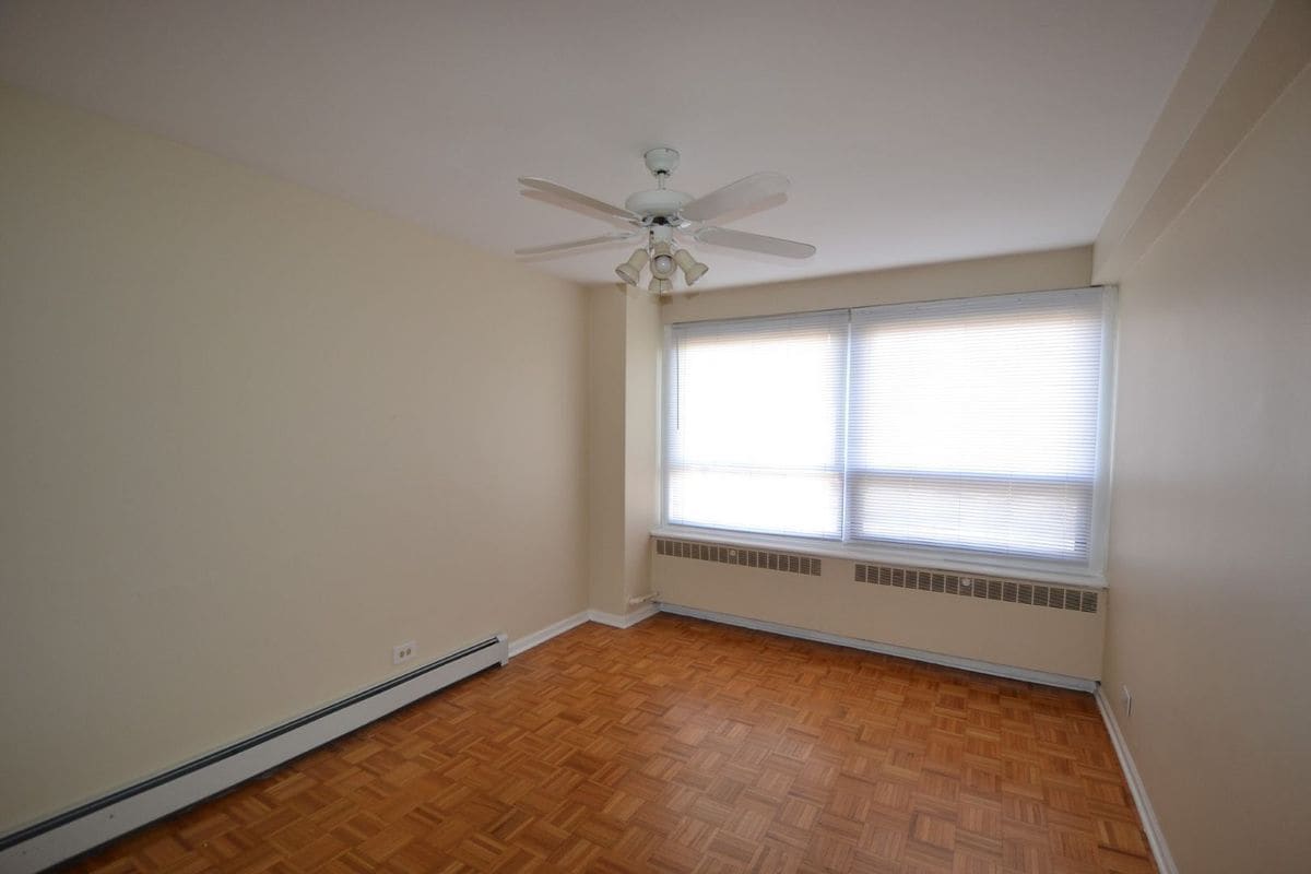Building Photo - 4180 N Marine Dr