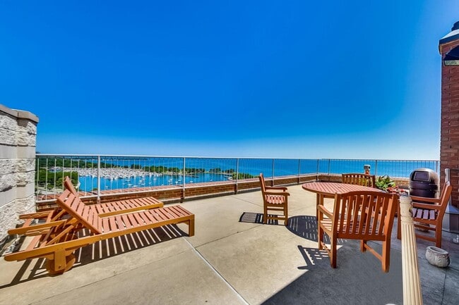 Building Photo - 3100 N Lake Shore Dr