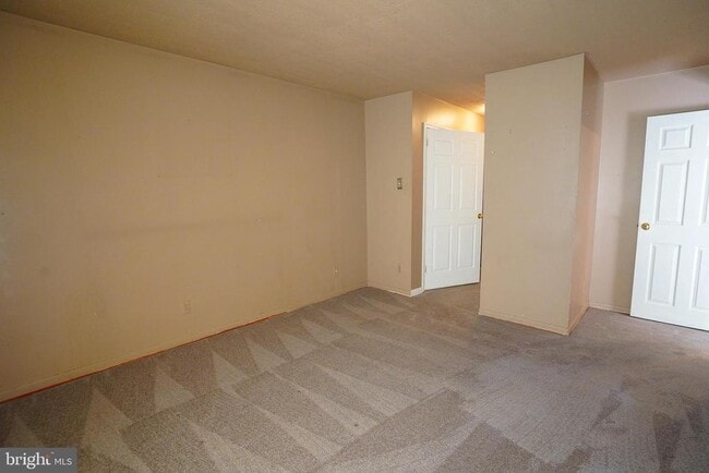 Building Photo - 10115 Prince Pl