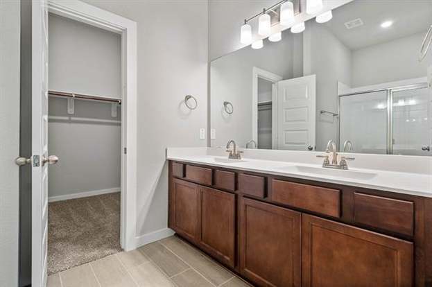 Building Photo - 9732 Grosbeak Ln