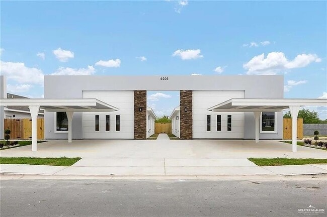 Primary Photo - 9206 N 56th Ln