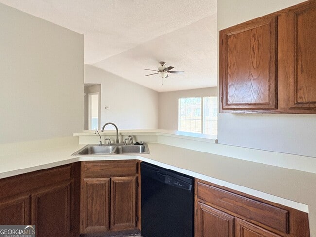 Building Photo - 1108 Sussex St