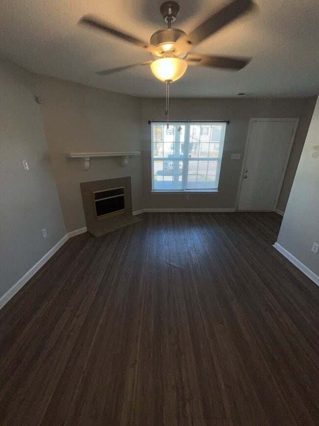 Building Photo - 1094 W Pueblo Dr