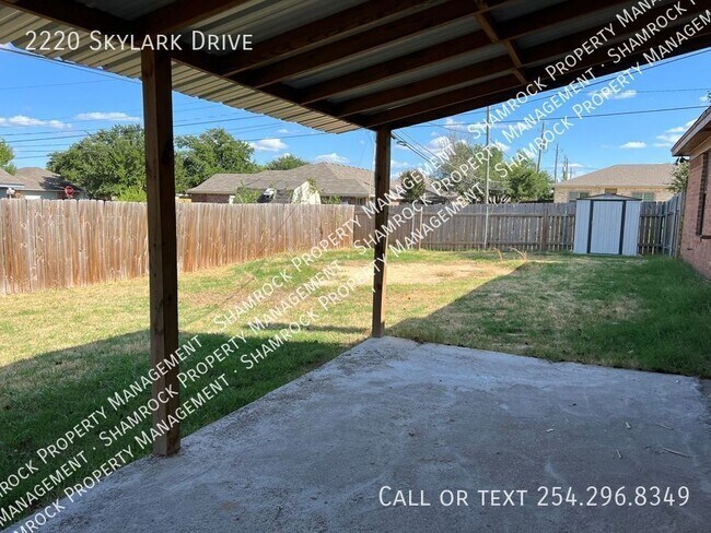 Building Photo - Great Location off Panther Way