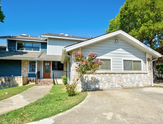 Building Photo - 701 Oakland Hills Ln