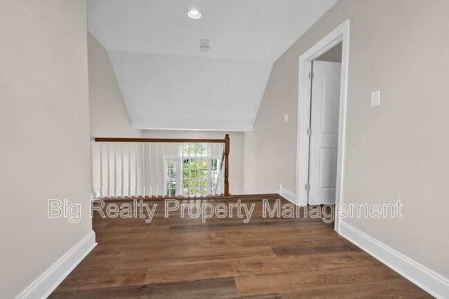 Building Photo - 364 Prospect Ave