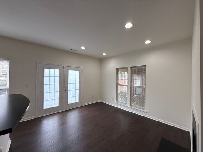 Building Photo - T.R. Lawing Realty Property