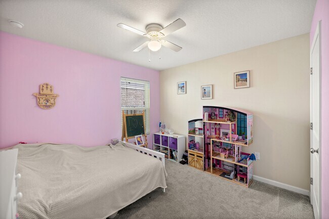 Building Photo - 1016 Limpkin St