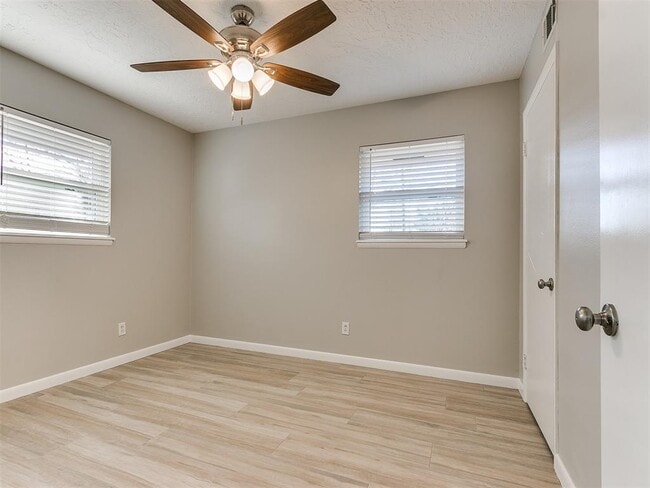 Building Photo - 1626 Denison Dr