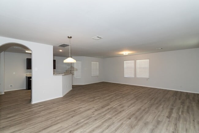 Building Photo - 18538 Boomi Ravine Trl