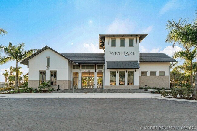 Building Photo - 16310 Oakview Dr