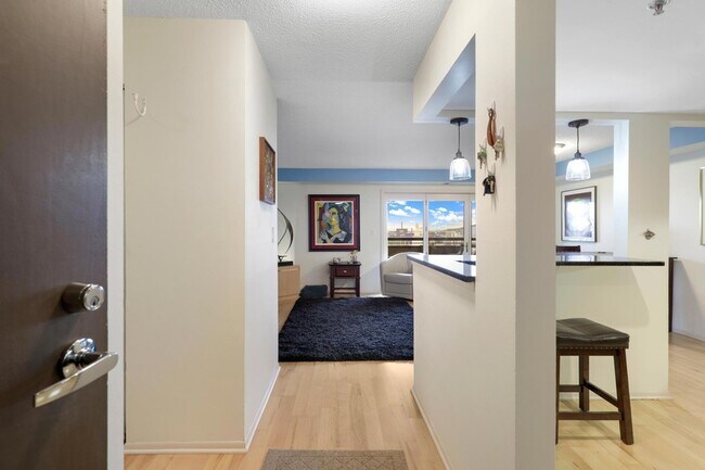 Building Photo - 110 1st Ave NE