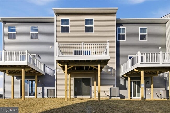 Building Photo - 133 Lakota St