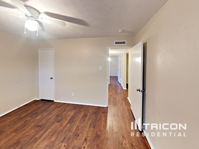Building Photo - 7125 Hardwood Trail