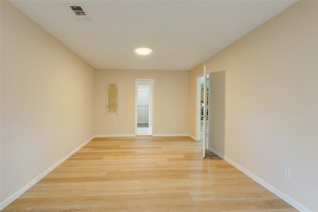 Building Photo - 2902 Field Line Dr
