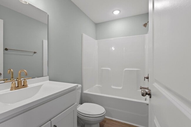 Building Photo - Coastal Townhouse For Rent!
