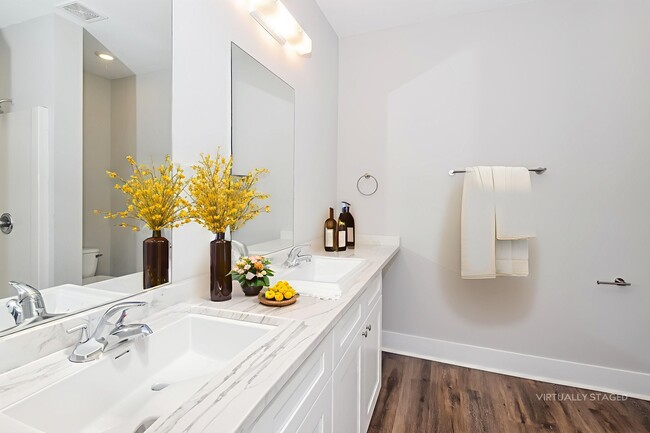 Building Photo - 1007 Autumns Wood Cir E