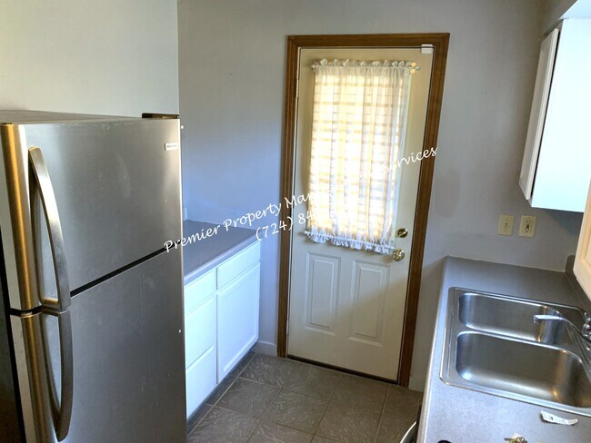 Building Photo - 8660 Winchester Dr